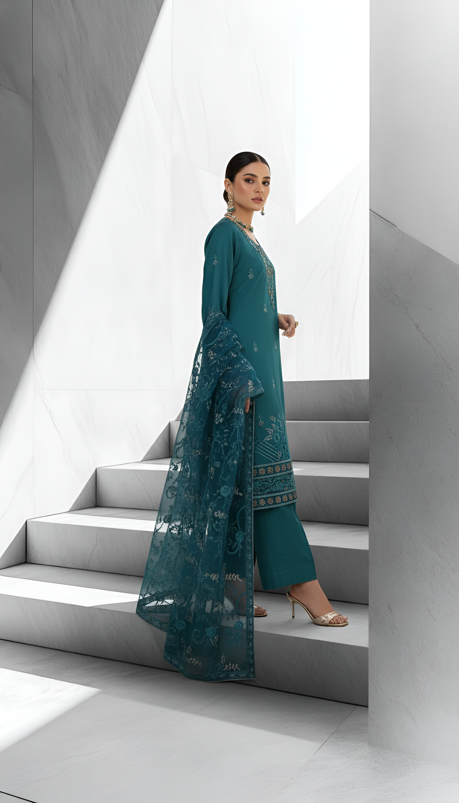 Teal Elegance – 3-Piece Unstitched